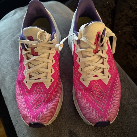 Nike Women's Pink and White Athletic Shoes - Picture 6 of 6